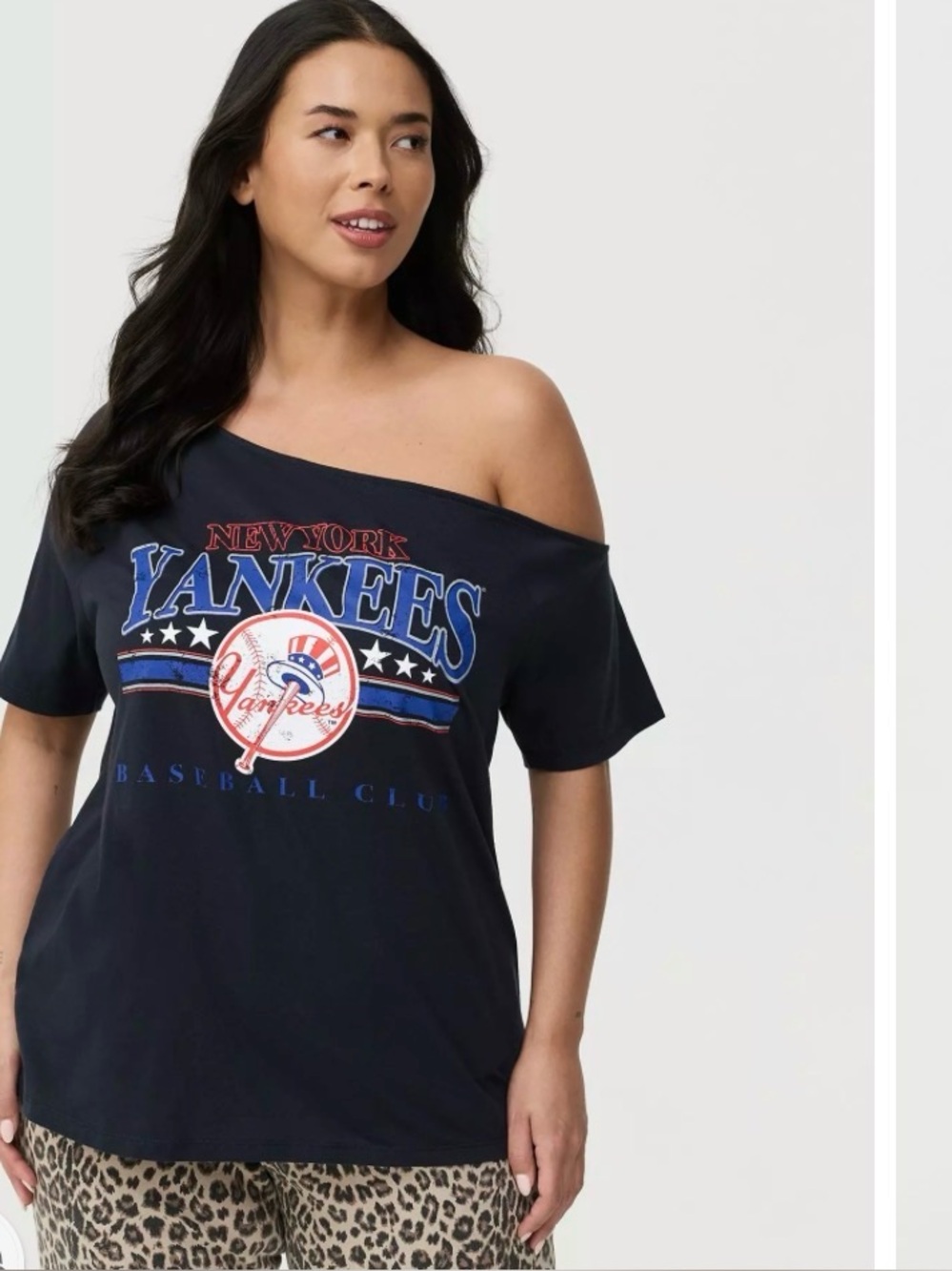 TorridNew York Yankees Navy Graphic Tee size 0 this is oversized